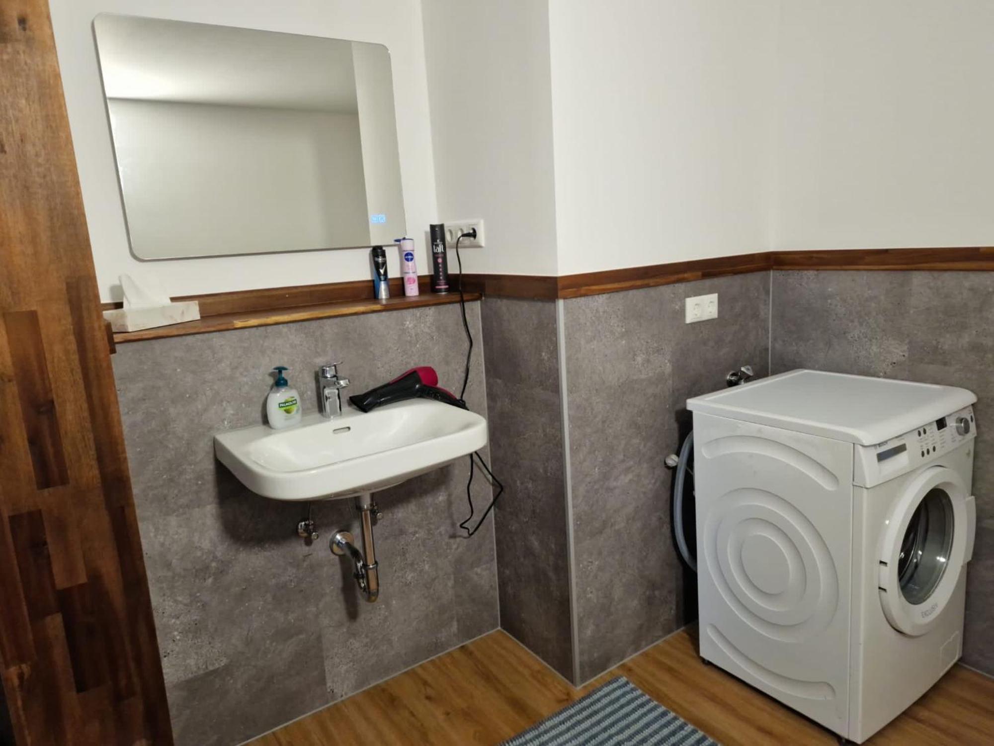 Exklusive Zimmer Mit Geteiltem Bad Und Kueche Kg Stadtilm Exterior photo